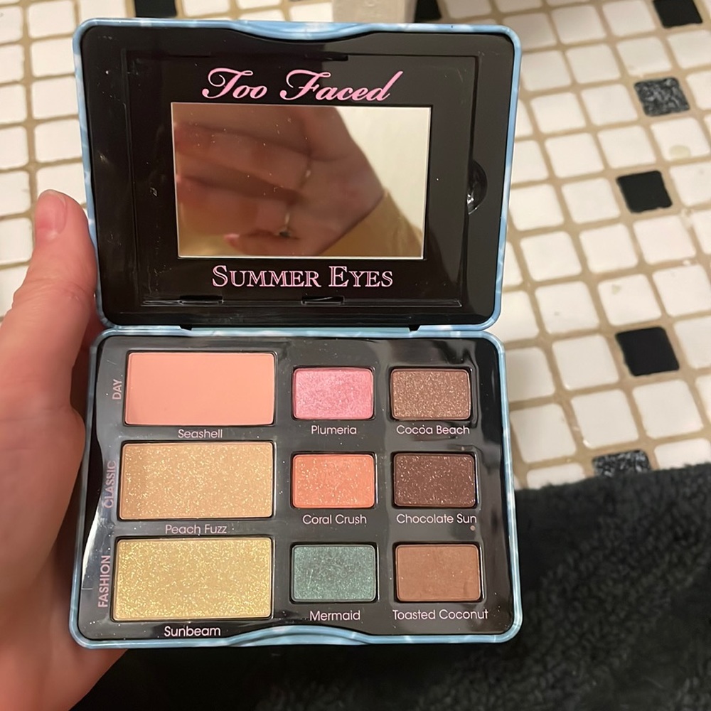 Summer eyes - too faced original palette